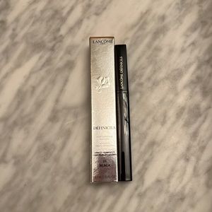 BNIB Lancome Definicils mascara Black 01